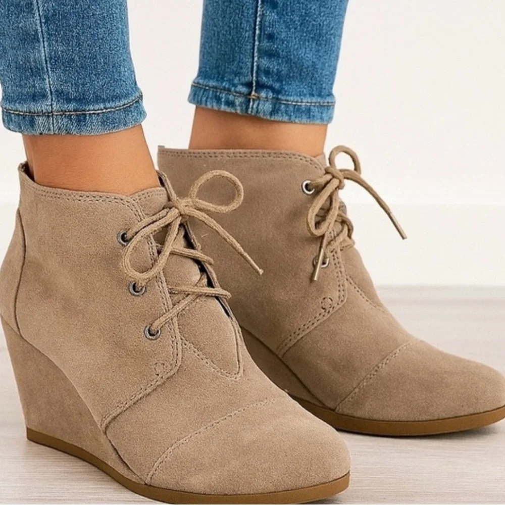 Toms‎ Neutral Suede Leather Desert Wedge Booties